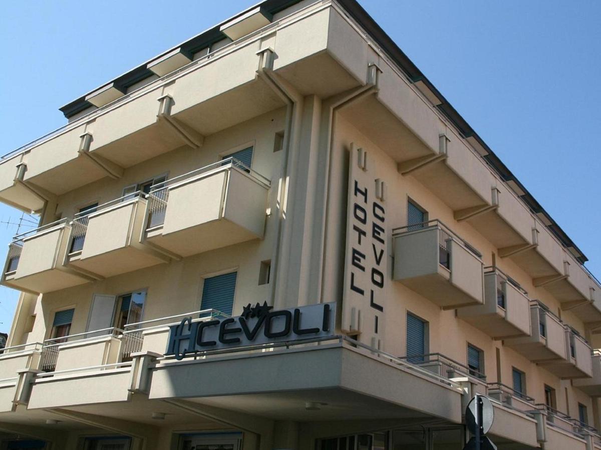 Hotel Cevoli 贝拉里亚-伊贾马里纳 外观 照片